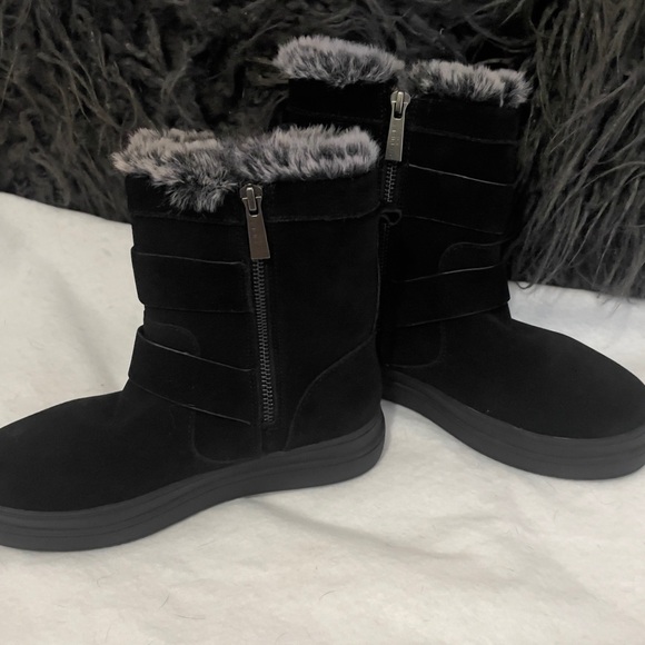 NWT J Slides Black Winter Boots with Faux Fur - Picture 6 of 7